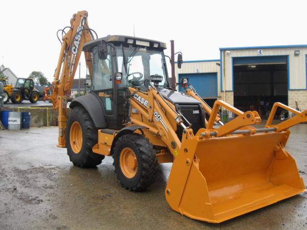2008 Case 590 Super R tracto-pelle