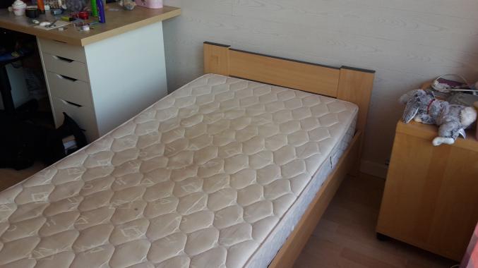 Lit de 90x1.90 tres bon etat