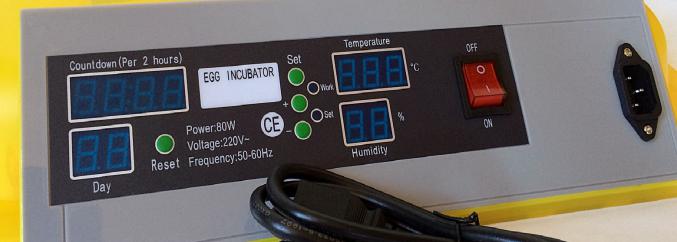 Couveuse digitale automatique 48 oeufs