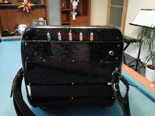 Accordéon Accordiola 012c carbone compact musette