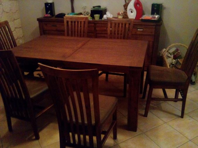 Salle a manger en acacia massif