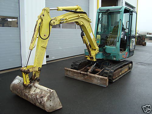 MINI PELLE YANMAR B30V 3 TONNE  