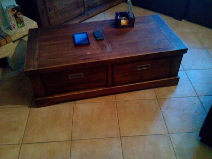 Table basse en acacia massif 