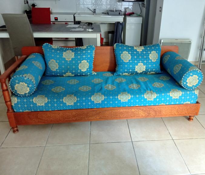 Jolie Banquette Marocaine / (Livraison Possible)