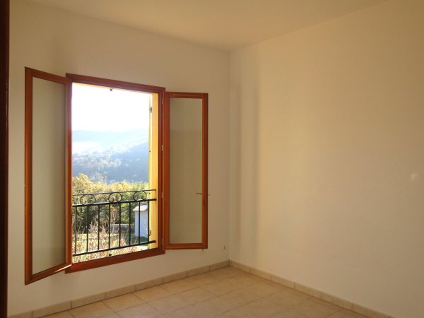 F4 EN VILLA 20 MN DE SOPHIA ANTIPOLIS, CANNES & NICE