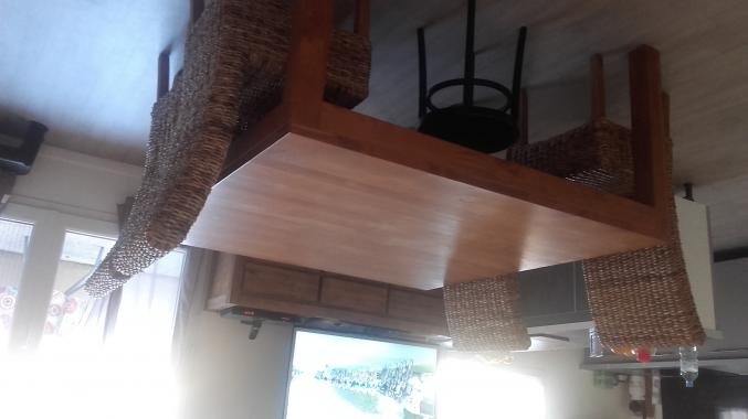 TABLE CARRE EN TECK 4 CHAISES