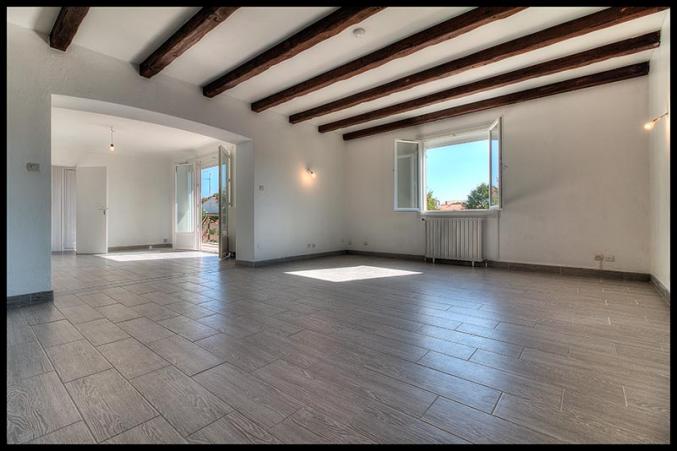 Maison 4 chambres + bureau, avec grand garage