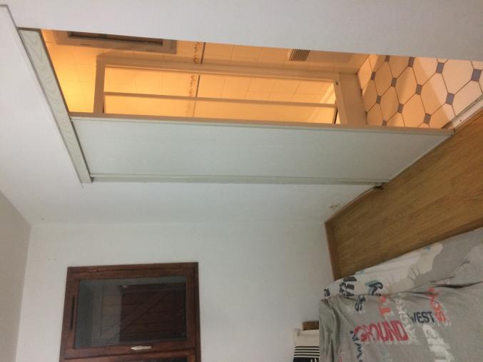 Chambre meublée avec salle de bain privé dans maison