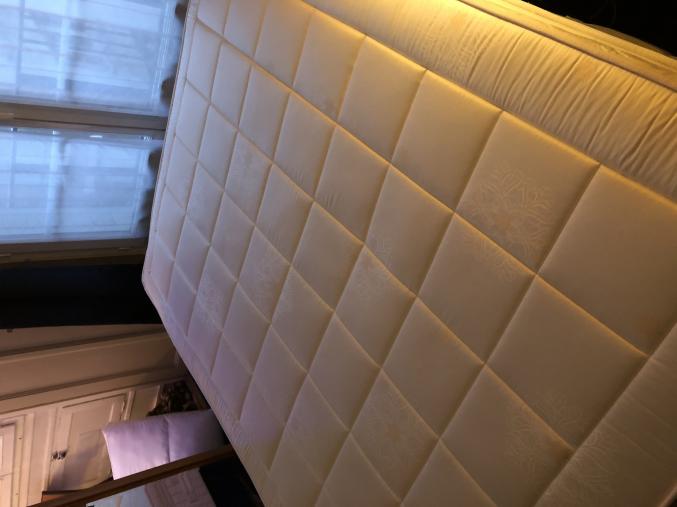 MATELAS RESSORT NEUF FERME