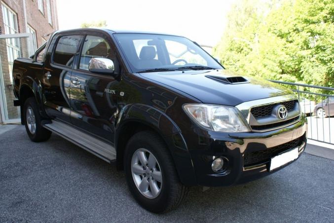 Toyota Hilux 3.0 D-4D BVA LEGENDE dble cab, noir, 5 portes