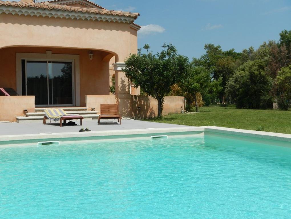 Villa standing avec piscine