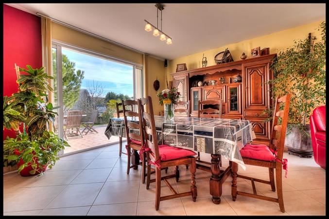 Plain-pied excellentes prestations sur grand sous-sol