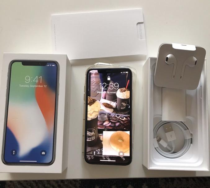 IPhone X de 64Go avec boite et accessoires