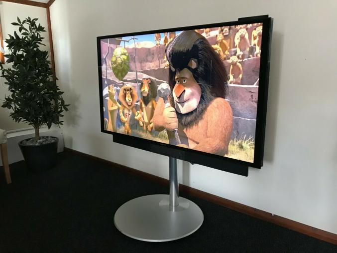 2018 Bang and Olufsen B&O Beovision Avant 55 4K UHD LCD Smart TV