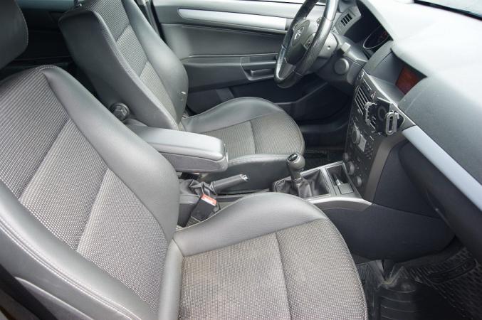 Opel astra 2.0 tdi 16 s gamme confort