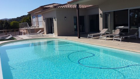 Location villa tout confort & piscine