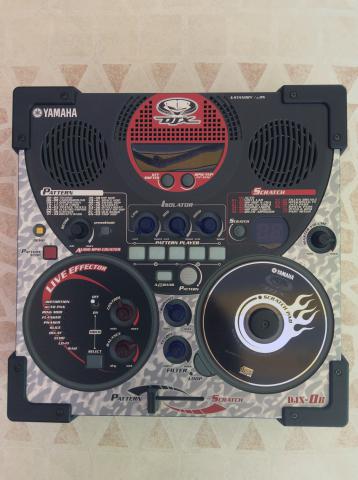 Boite à rythme/Beatbox, expandeur, séquenceur YAMAHA DJX IIB