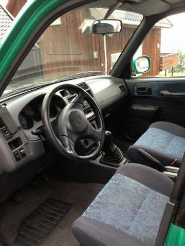 Toyota RAV4 2 l 2000, 122000 km .
