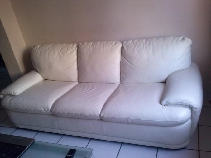 Canapé en cuir blanc