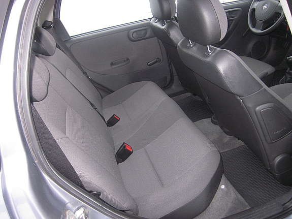 Opel Corsa  2004 non fumeur