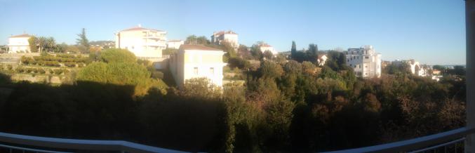 Particulier vend  F2 dans résidence séniors  à Cannes