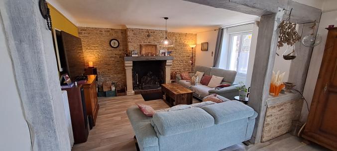 GRANDE MAISON EN PIERRES AUX PORTES DU PAYS D'AUGE