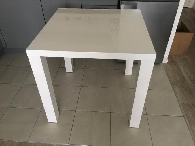 Table blanche laquée