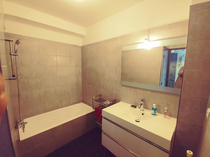 Vends T1 rénové 33M2 ,balcon ,clim, 2ème étage avec ascenseur