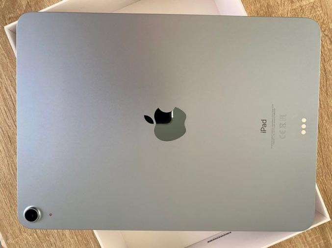 Ipad air 4 bleu wifi 256 go