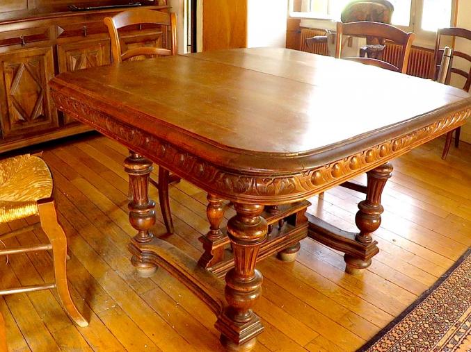 Table chêne bradée (rallonges + 12 pers)