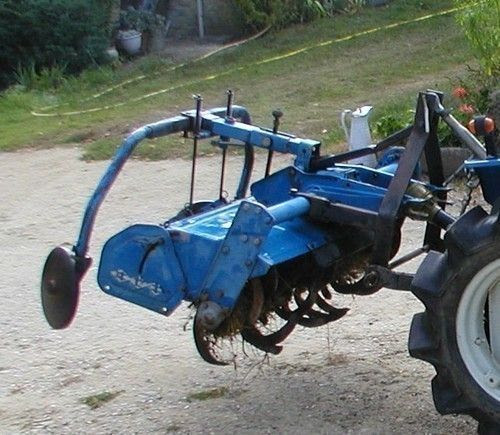 MAGNIFIQUE A DONNER MICRO-TRACTEUR 4X4 ISEKI TX 1510 CARBURANT:DIESEL