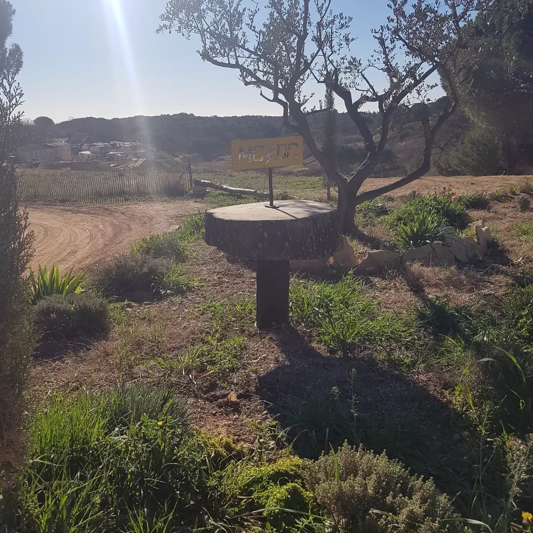 Mesdames si vous avez besoin pour des petits travaux