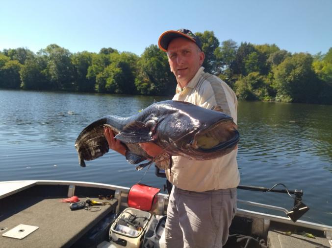 MAISON+3000M2 BORD RIVIERE ET CANAL