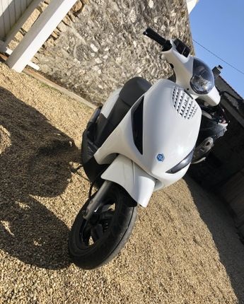 Scooter Zip  50 CC 2T BON Etat
