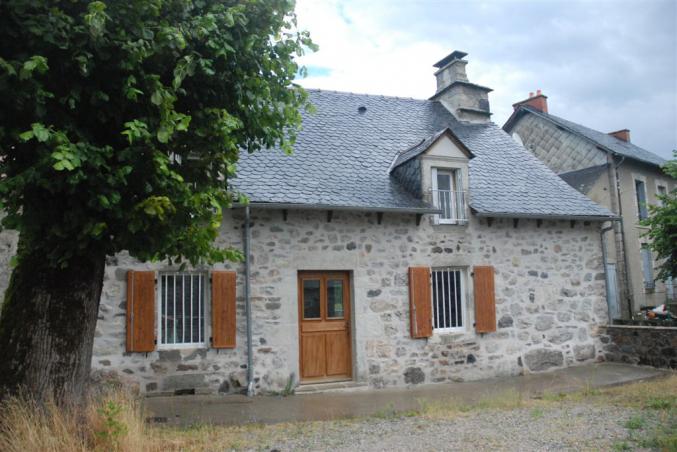 MAISON PIERRE PROCHE RIOM ES MONTAGNES