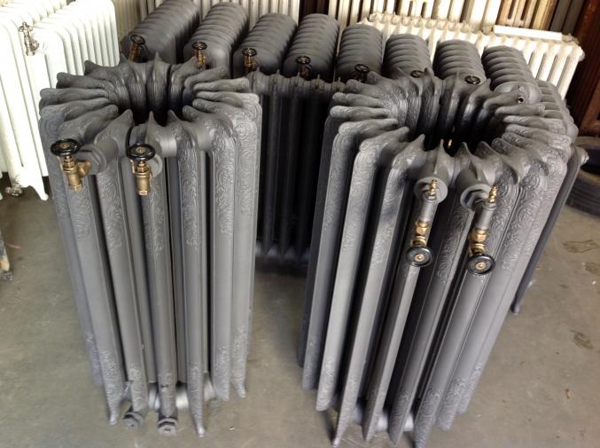 Radiateur fonte fleuri 