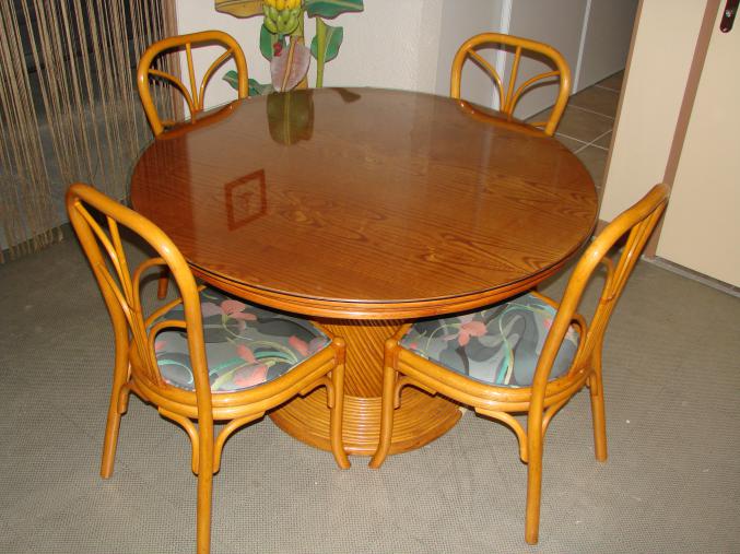 Table ronde en rotin