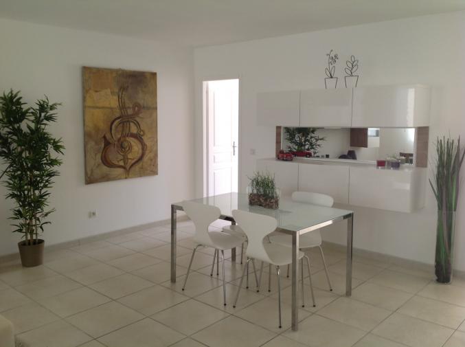 Superbe T2, neuf, moderne et lumineux! Equipé et meublé.