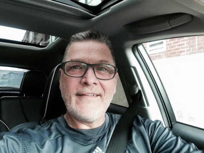 Nous recherchons quelqu'un de confiance pour ma mère