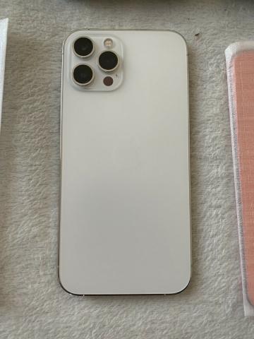 IPhone 12 Pro Max en parfait état 256gb 