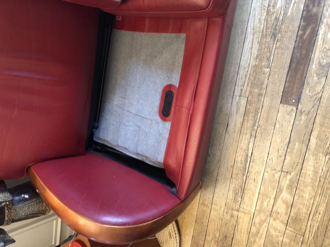 Canapé en cuir rouge