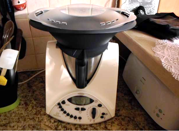 Thermomix TM31 : le célèbre robot culinaire