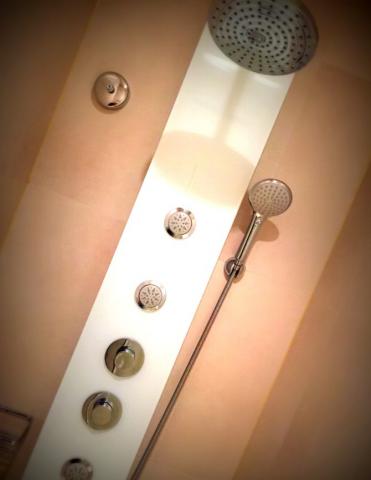 Appartement déploie ses 80m2 sur deux niveaux spacieux et calme