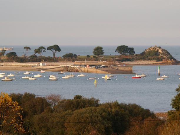 Saint-Pol-de-Léon - Gite  individuel  jardin vue océan