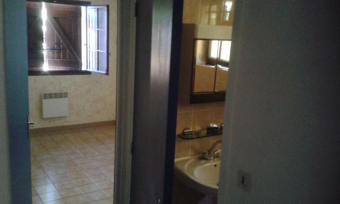 Dépendance dans grande maison