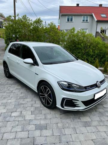 Volkswagen Golf  1.4-150