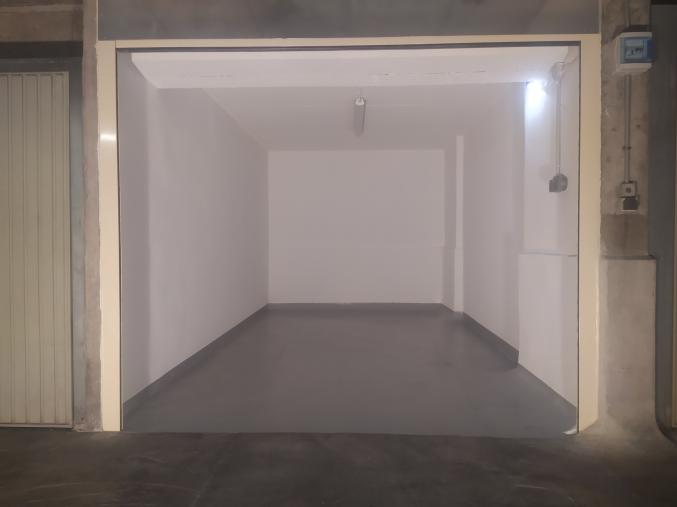 GARAGE ENTREPÔT Vieille Ville ANTIBES