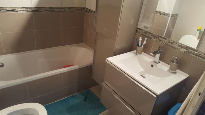 Appartement moderne avec terrasse 