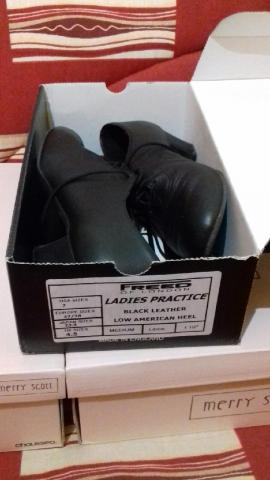 Paire de chaussures de danse