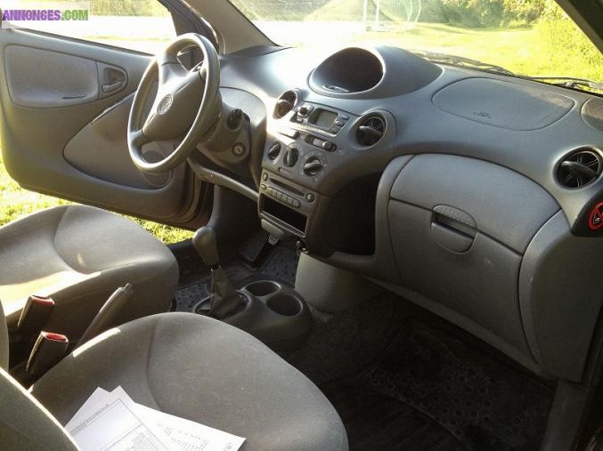 Toyota Yaris 75 d-4d linea luna 3p